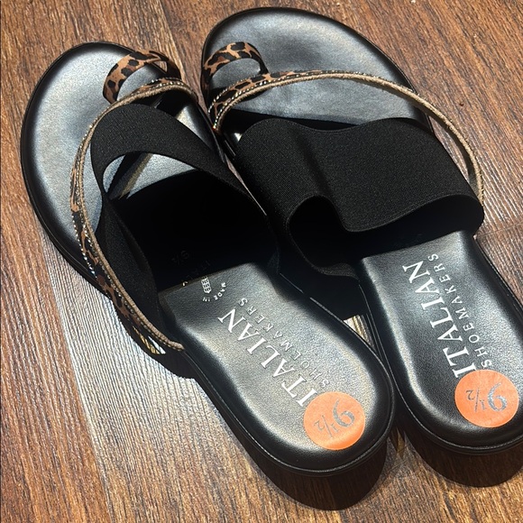 Italian Shoemakers Black and Leopard Women's Sandals. Size 9.5 - Picture 3 of 4